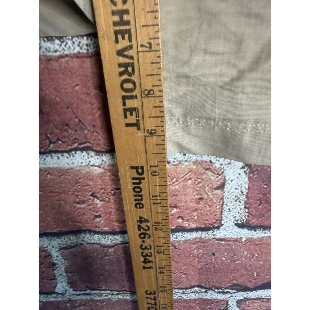 The North Face Mens Khaki Cargo Outdoor Shorts Size 34 Hiking